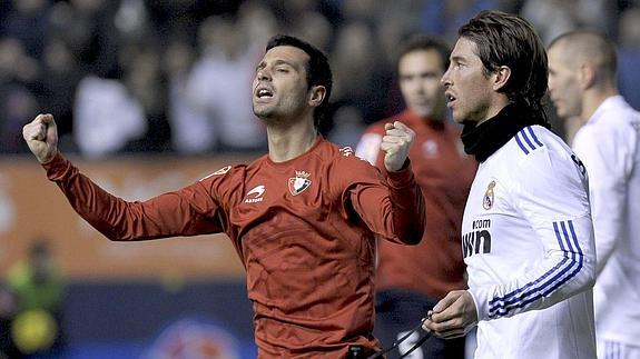 Miguel Flaño, en un partido contra el Real Madrid. 