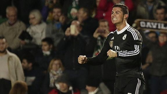 Cristiano Ronaldo celebra su gol. 