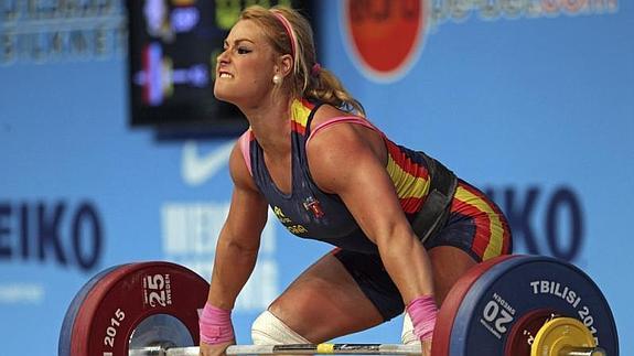 Lidia Valentín durante los Campeonatos de Europa de halterofilia en Tiflis, Georgia. 