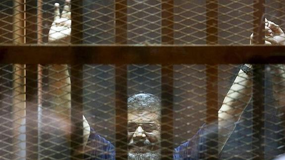 Mursi, durante la lectura de la sentencia. 