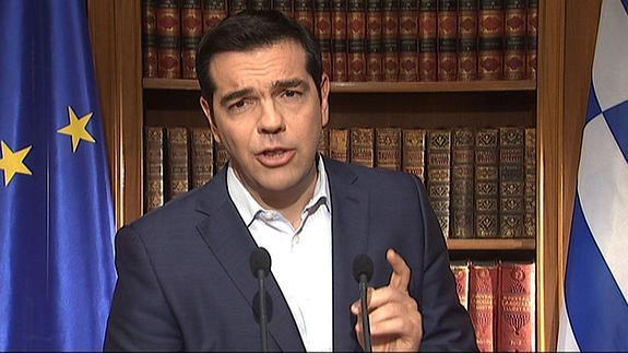 Tsipras se dirige al pueblo griego. 