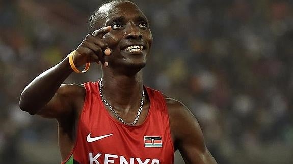 Asbel Kiprop celebra su victoria en Pekín. 