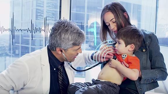 El dispositivo se introduce en el tubo del fonendo tradicional.