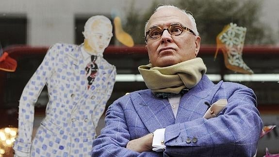 Manolo Blahnik. 