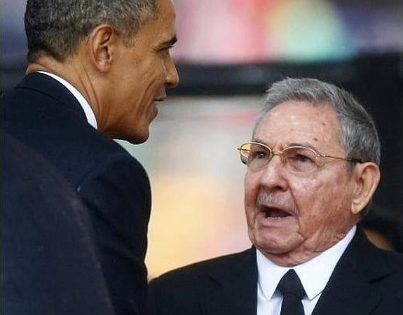 Obama y Raúl Castro en una imagen del 10 de diciembre de 2013. 