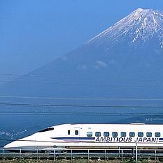 El Shinkansen a su paso por el monte Fuji. 