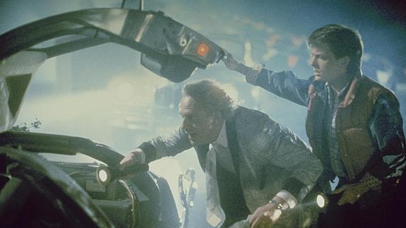 Christopher Lloyd y Michael J. Fox en una escena de 'Regreso al Futuro'.