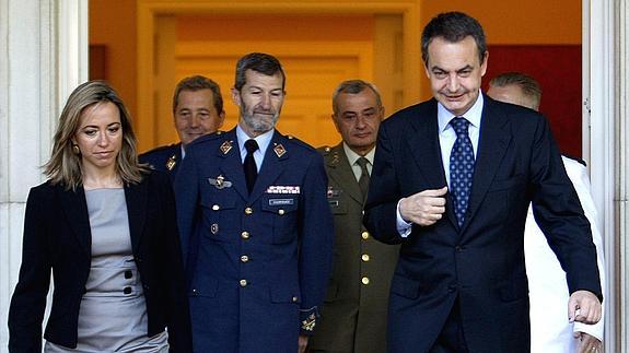 José Julio Rodríguez, con Zapatero y Chacón, en la Moncloa. 