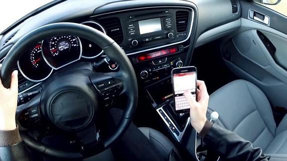 El sistema también avisa a los padres de lo que hacen sus hijos al volante.