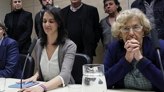 Rita Maestre y Manuela Carmena, en la rueda de prensa.