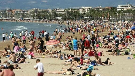 La playa de Levante de Salou, la pasada Semana Santa.