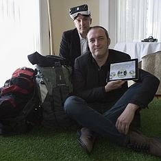 Los hermanos César y Ángel Urbina, creadores de la app.