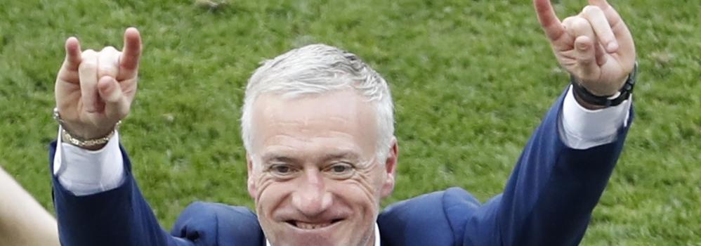 Deschamps celebra la victoria de su equipo. 