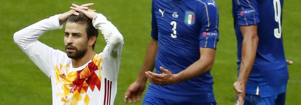 Gerard Piqué, durante el partido de octavos contra Italia. 