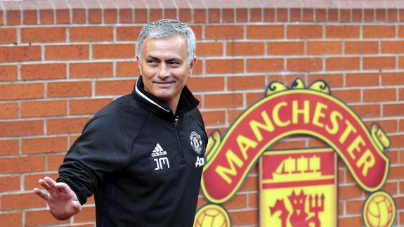 José Mourinho, durante el acto de presentación como nuevo técnico del Manchester United. 