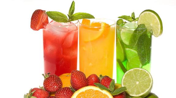 Los zumos y smoothies ayudan a tomar las raciones recomendadas de frutas y verduras diarias. 