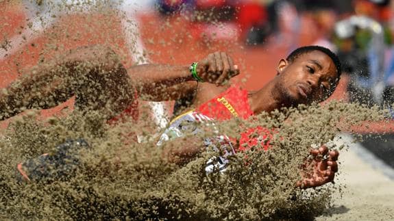 Jean Marie Okutu, durante una competición. 