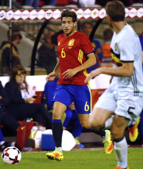 Sergi Roberto, durante un partido con la selección española. 