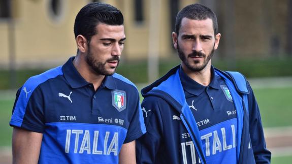 Graziano Pellè y Leonardo Bonucci. 