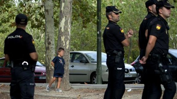 Despliegue de la Policía a la caza del pederasta en Ciudad Lineal en agosto de 2014.