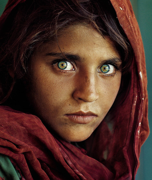 Sharbat Gula en la portada de National Geographic.