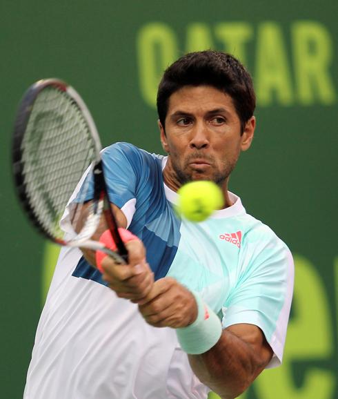 Fernando Verdasco golpea la bola. 