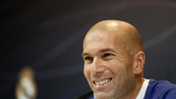 Zinedine Zidane, entrenador del Real Madrid, en conferencia de prensa. 