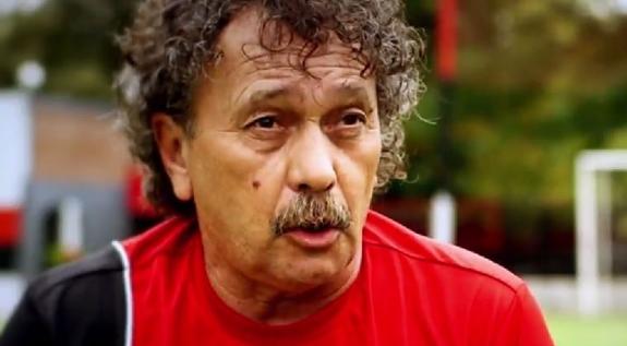 Ernesto Vecchio, primer técnico de Messi. 