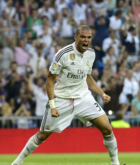 Pepe celebra un gol con el Real Madrid. 