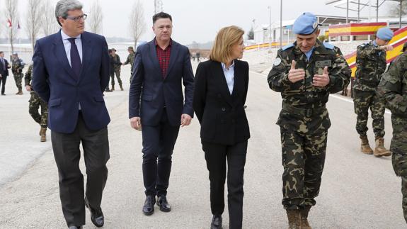 Cospedal, con Ricardo Tarno y Juan Antonio Delgado.