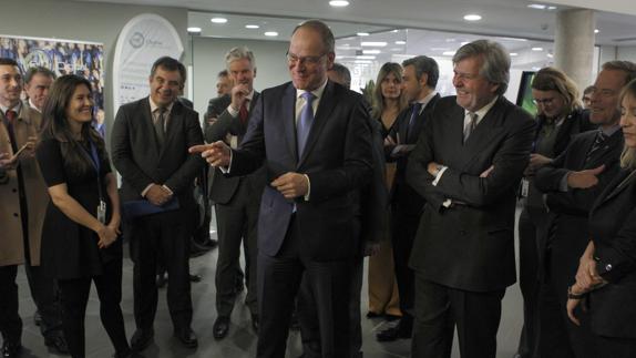 Íñigo Méndez de Vigo y el comisario europeo Tibor Navracsics en la inauguración del EIT.