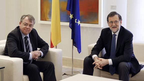 Mariano Rajoy y el presidente del Tribunal de Cuentas de la UE, Klaus-Heiner Lehne.