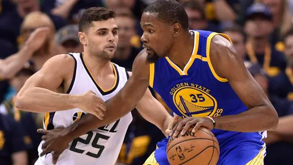 Durant, ante los Jazz. 