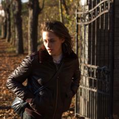 El 'Personal Shopper' de Kristen Stewart y 'El caso Sloane' de Chastain, en cartelera