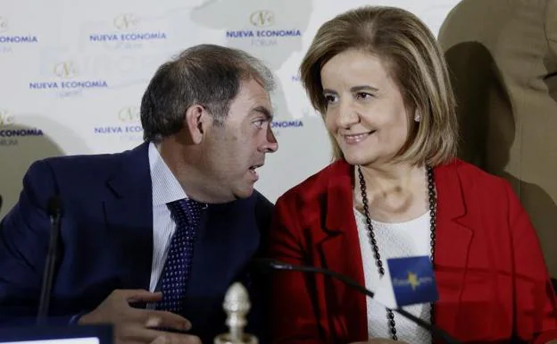 El presidente de ATA con Fátima Báñez.