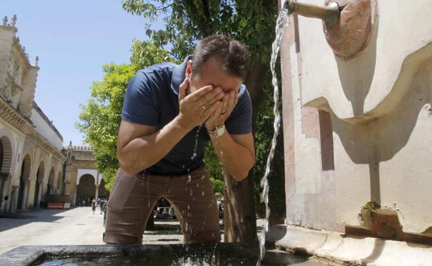 Riesgo por calor en 25 provincias con temperaturas de hasta 40 ºC este domingo