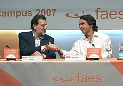 Aznar llama «enemigo de la libertad» al Gobierno por los contactos con ETA