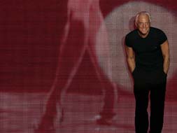 ARMANI. Es el primer modisto famoso en verder en la Red. / REUTERS