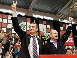 José Luis Rodríguez Zapatero y Manuel Chaves, hoy en Córdoba. / EFE