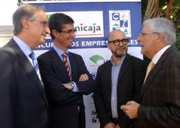 El presidente del CIT, Juan José González, junto al conferenciante, Carlos Rosado, Francisco Montero y Baltasar Fernández. :: J-Lanza