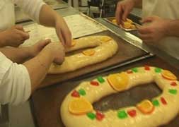 Así se elabora el tradicional roscón de Reyes