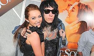 Trace Cyrus quiere seguir los pasos de su hermana