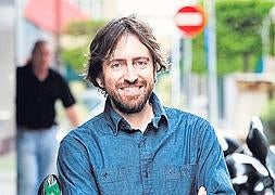 Daniel Sánchez Arévalo: "Es ñoña y machista, pero te lo crees todo"