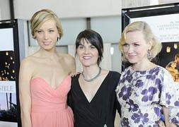 Petra Nemcova no puede aguantar las lágrimas en el estreno de Lo Imposible