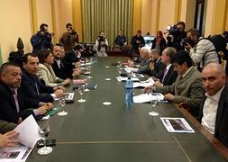 Reunión que se está manteniendo esta mañana. :: Salvador Salas
