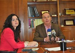 En la imagen, la edil de Empresa y Empleo del Ayuntamiento de Vélez, Lourdes Piña. / SUR