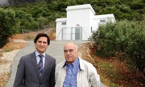 Juan Jesús Bernal y Domingo Lozano durante la visita al nuevo depósito