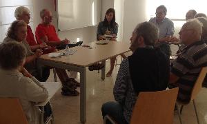 Imagen de la reunión celebrada en el Edificio de Usos Múltiples de la Costa. / E. CABEZAS