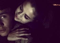 Selena Gomez abraza a Justin Bieber. / Instagram