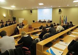 Imagen del primer encuentro mantenido en la tecnópolis.::SUR